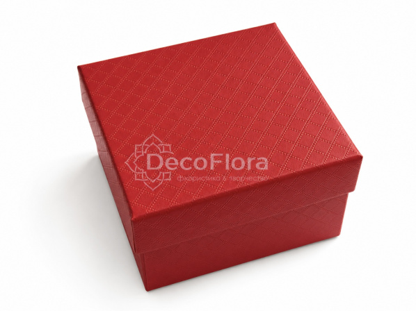 Коробка Ромбики подарочная 9*9*5,5см с подушкой красная